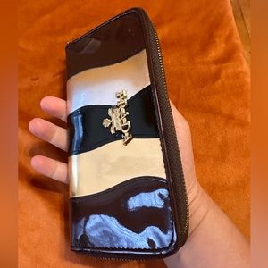 GENTLY USED VINTAGE PRADA ZIP WALLET
